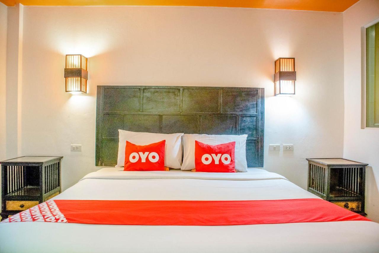Oyo 126 Patong Station House Hotel Екстериор снимка