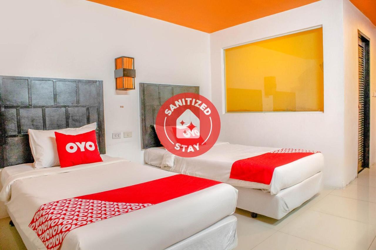 Oyo 126 Patong Station House Hotel Екстериор снимка